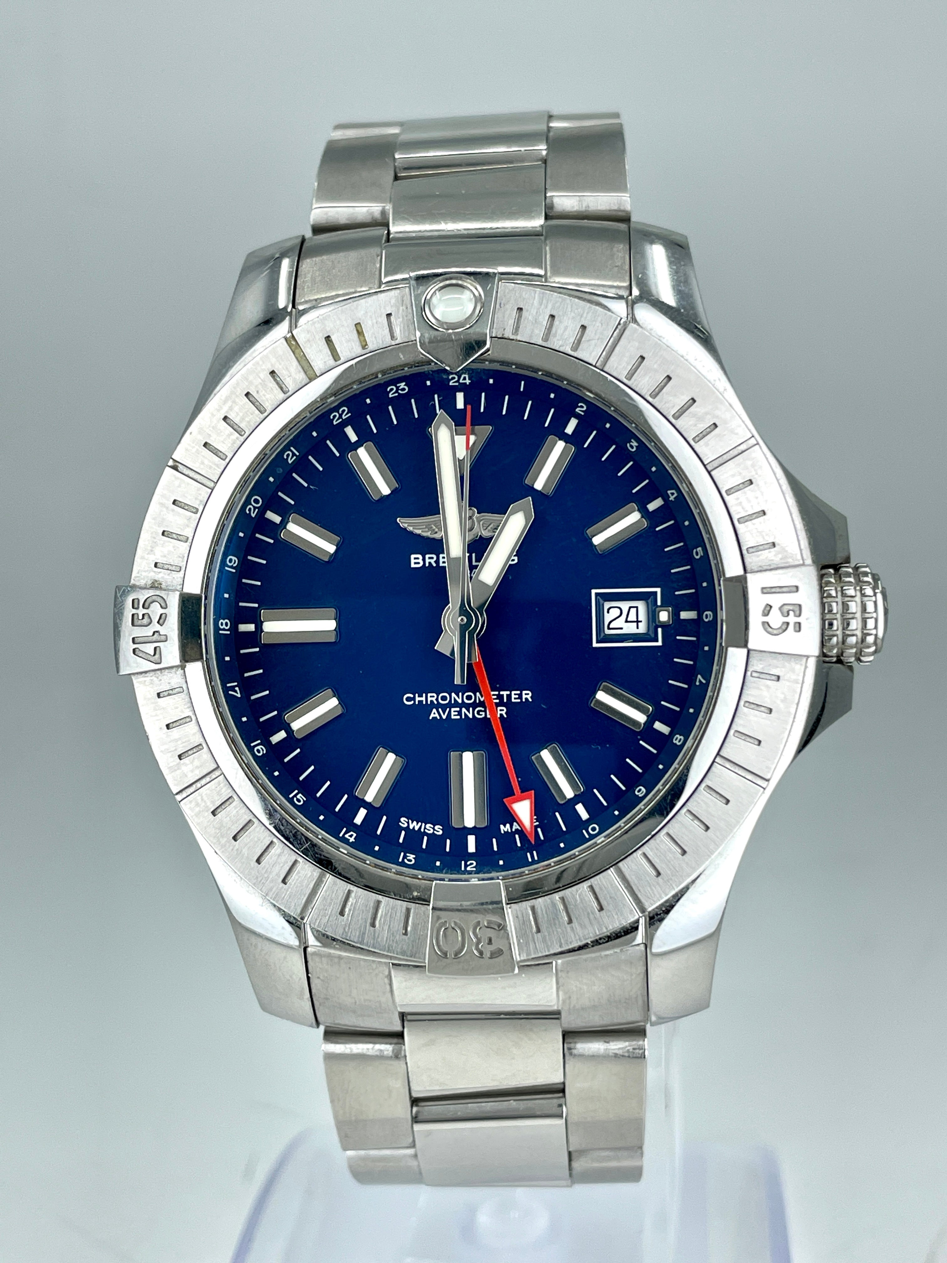 Breitling AVENGER AUTOMATIC GMT 45